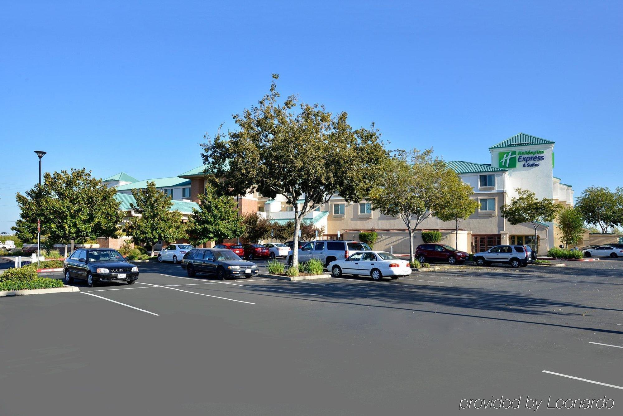 Holiday Inn Express & Suites Elk Grove Central - Hwy 99 By Ihg Exterior foto